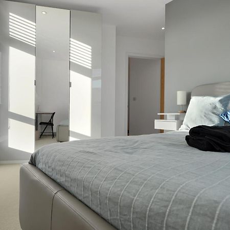 Modern And Spacious Penthouse Apartment In Putney With Free Parking Londýn Exteriér fotografie