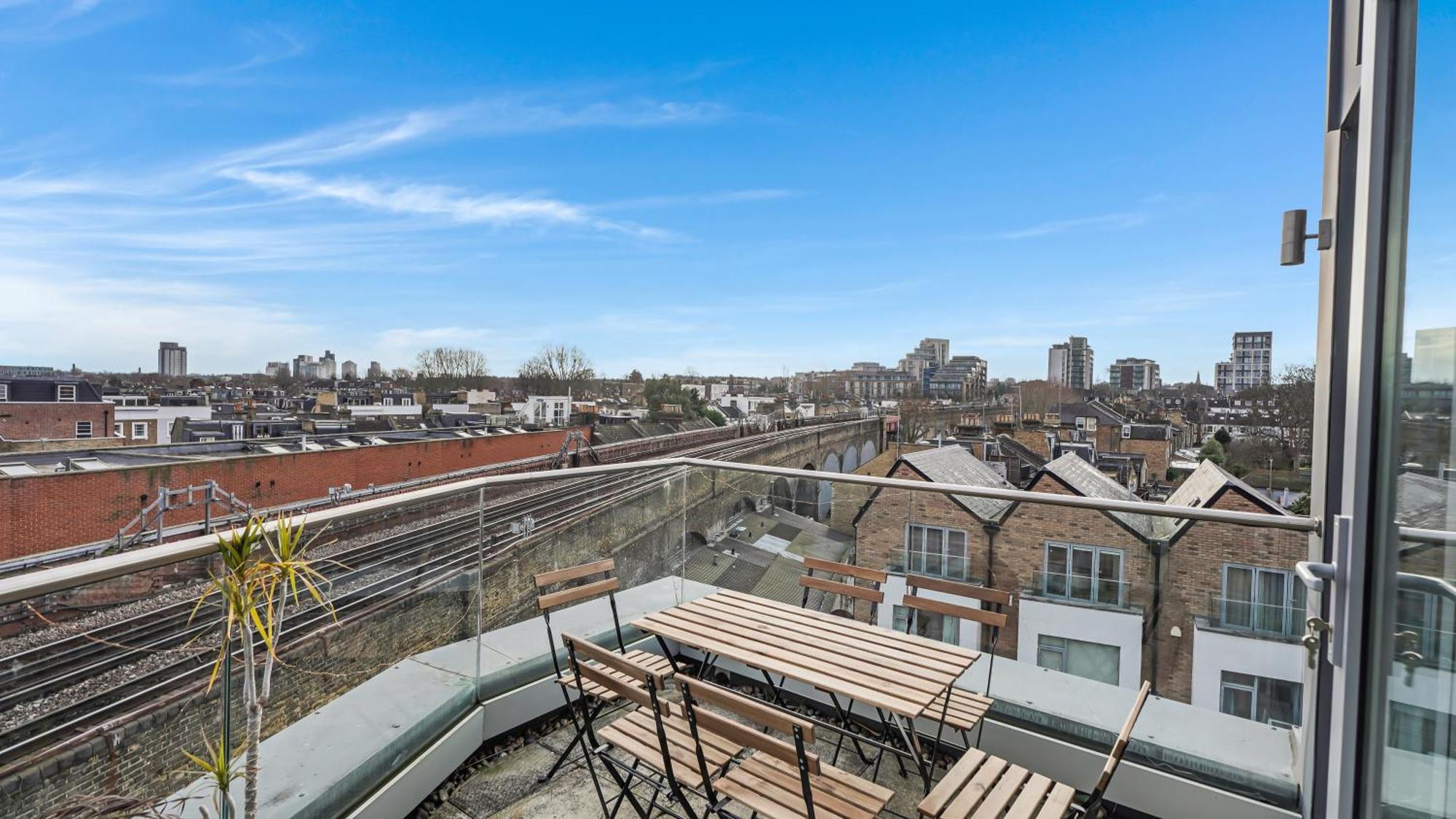 Modern And Spacious Penthouse Apartment In Putney With Free Parking Londýn Exteriér fotografie